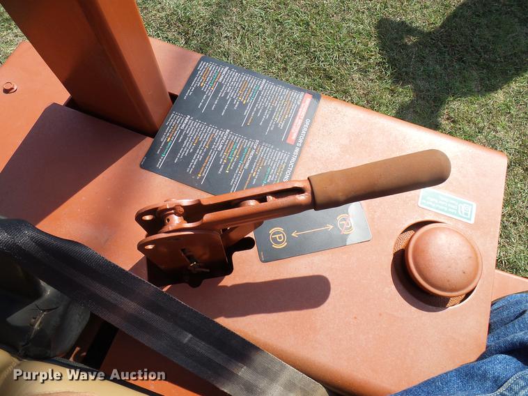 image for item DD8365 1994 Ditch Witch 3610D trencher