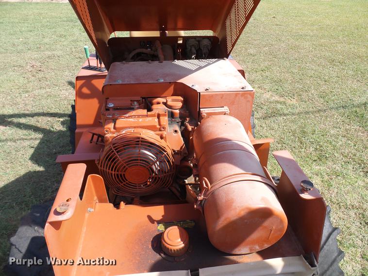 image for item DD8365 1994 Ditch Witch 3610D trencher
