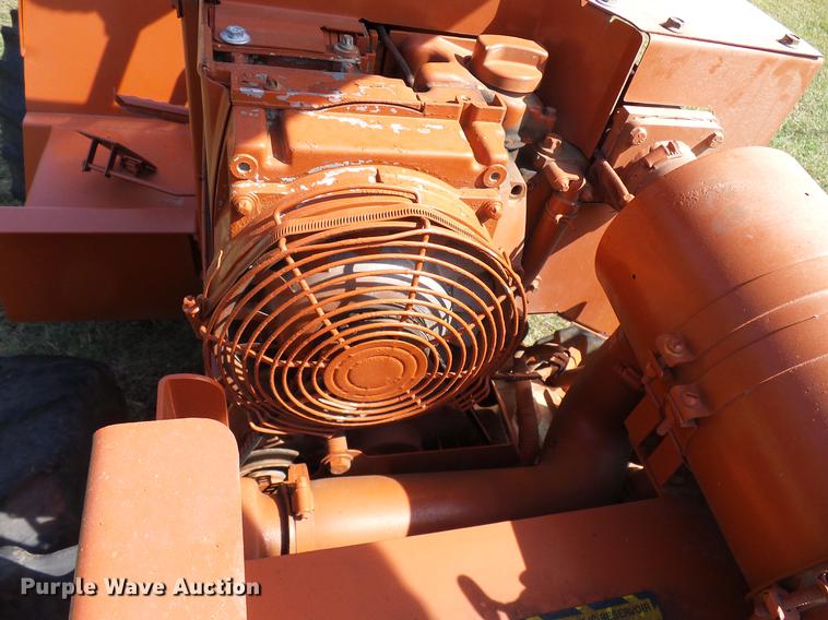 image for item DD8365 1994 Ditch Witch 3610D trencher