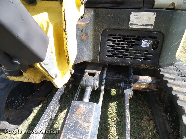 image for item DD8366 2013 Yanmar VI017 mini excavator