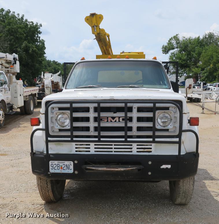 image for item DE3785 1975 GMC 6000 digger derrick truck