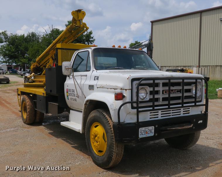 image for item DE3785 1975 GMC 6000 digger derrick truck