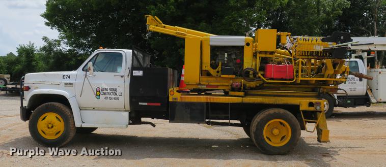 image for item DE3785 1975 GMC 6000 digger derrick truck