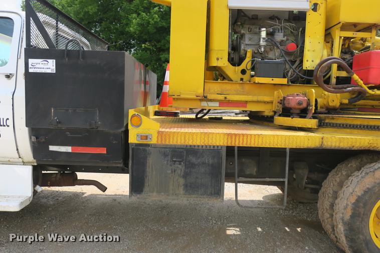 image for item DE3785 1975 GMC 6000 digger derrick truck