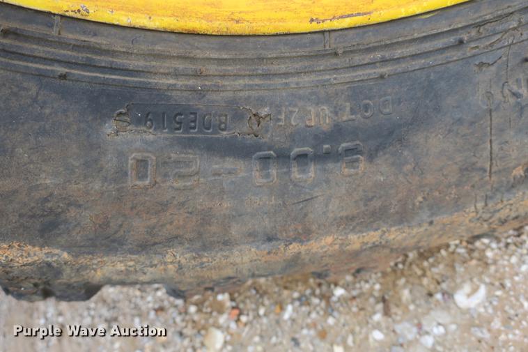 image for item DE3785 1975 GMC 6000 digger derrick truck