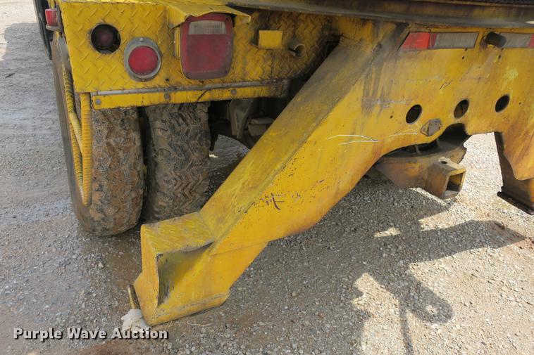 image for item DE3785 1975 GMC 6000 digger derrick truck
