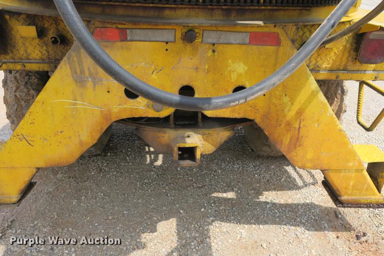 image for item DE3785 1975 GMC 6000 digger derrick truck