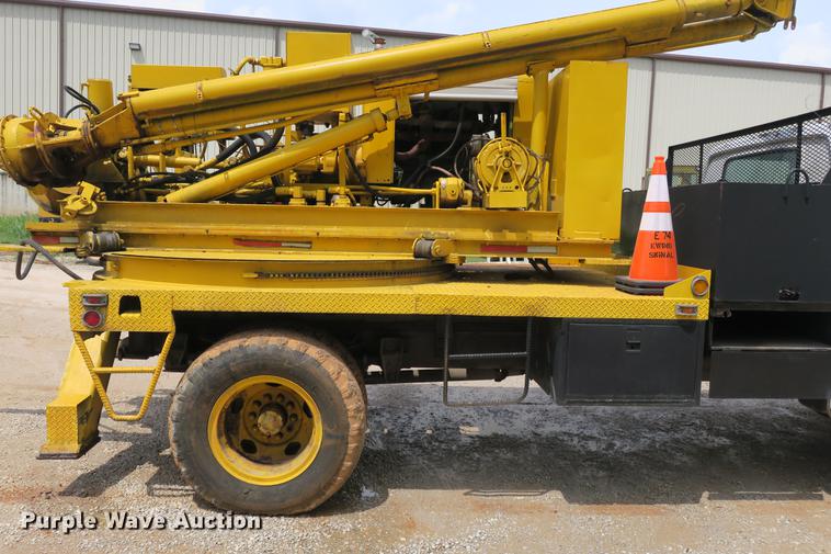image for item DE3785 1975 GMC 6000 digger derrick truck