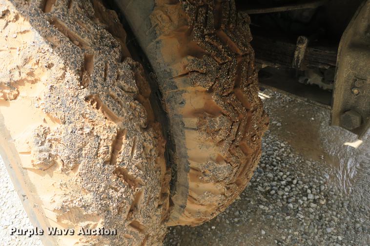 image for item DE3785 1975 GMC 6000 digger derrick truck