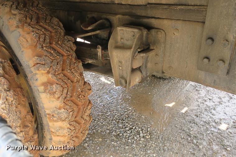 image for item DE3785 1975 GMC 6000 digger derrick truck