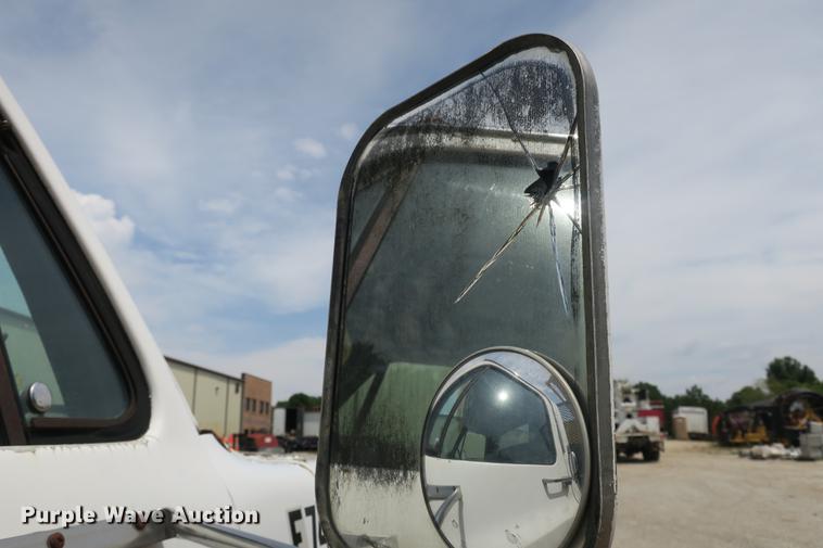 image for item DE3785 1975 GMC 6000 digger derrick truck