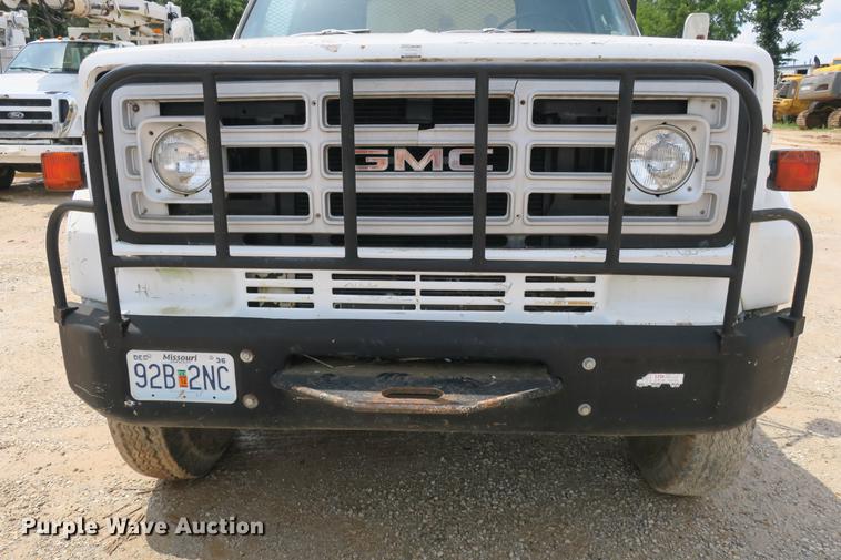 image for item DE3785 1975 GMC 6000 digger derrick truck