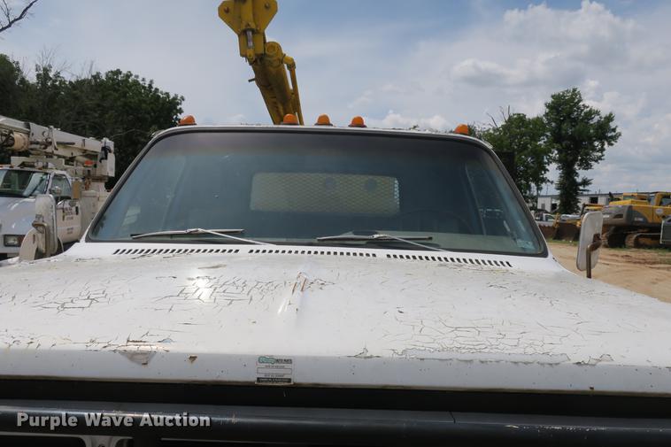 image for item DE3785 1975 GMC 6000 digger derrick truck