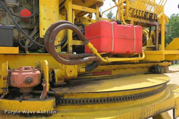 image for item DE3785 1975 GMC 6000 digger derrick truck