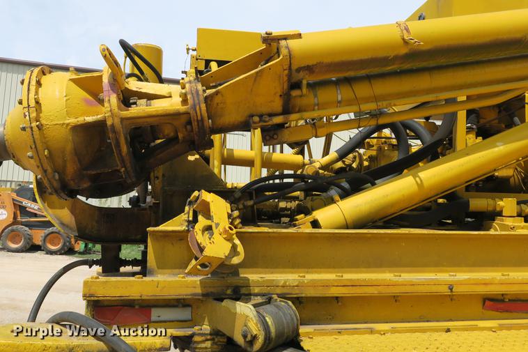 image for item DE3785 1975 GMC 6000 digger derrick truck