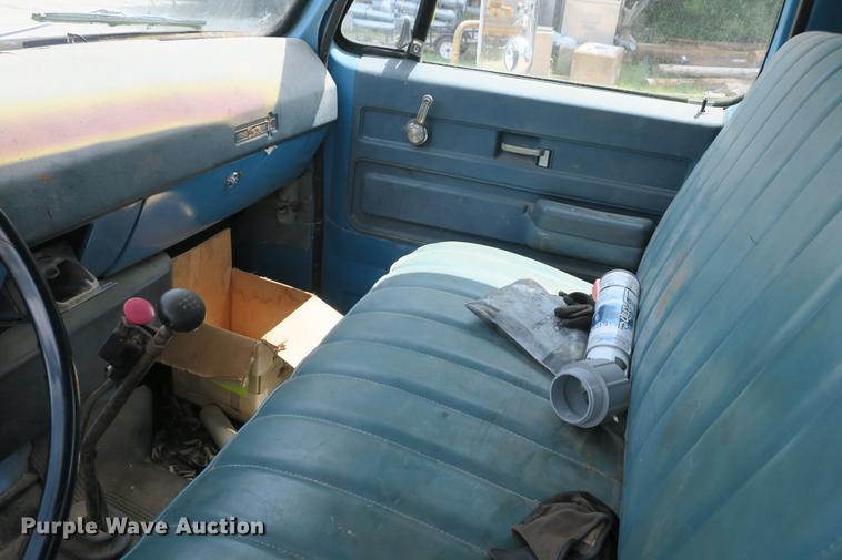 image for item DE3785 1975 GMC 6000 digger derrick truck