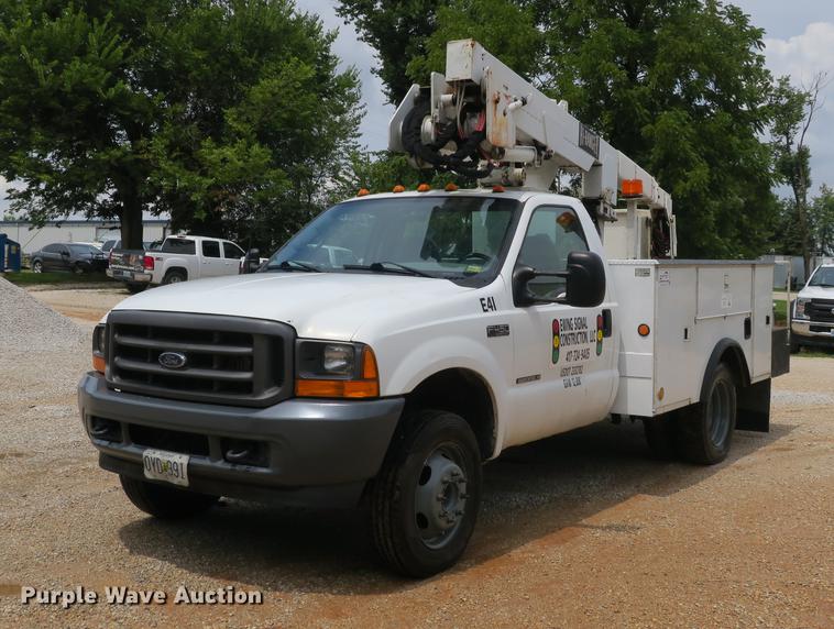 image for item DE3786 2001 Ford F450 Super Duty bucket truck
