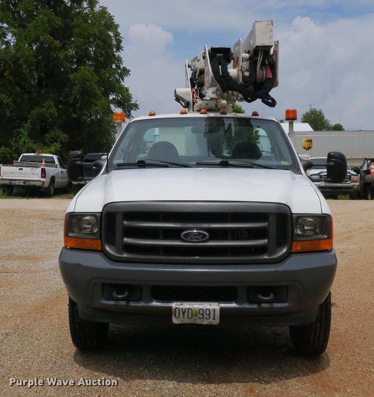 image for item DE3786 2001 Ford F450 Super Duty bucket truck