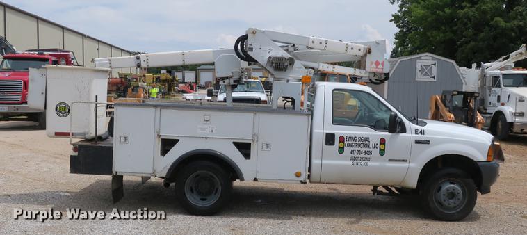 image for item DE3786 2001 Ford F450 Super Duty bucket truck