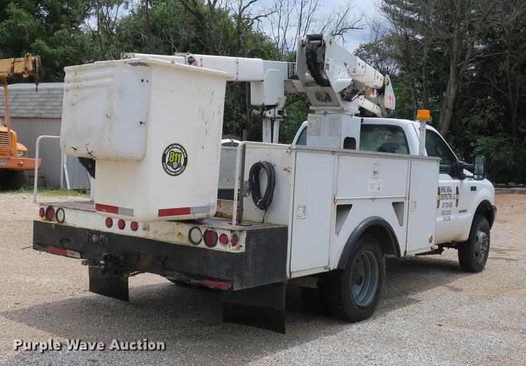 image for item DE3786 2001 Ford F450 Super Duty bucket truck