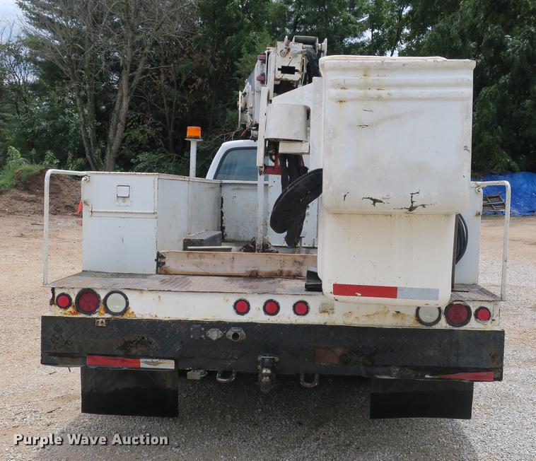 image for item DE3786 2001 Ford F450 Super Duty bucket truck