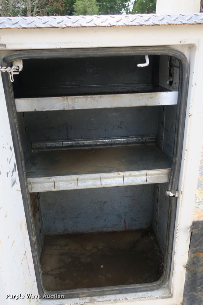 image for item DE3786 2001 Ford F450 Super Duty bucket truck