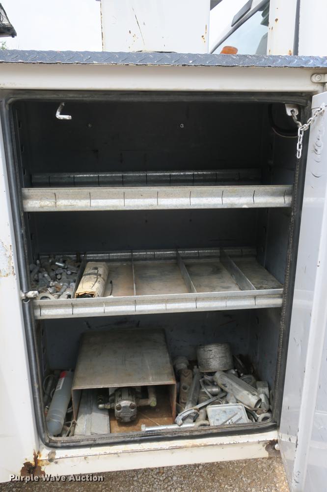 image for item DE3786 2001 Ford F450 Super Duty bucket truck