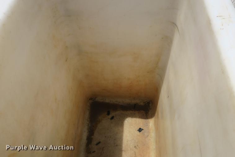 image for item DE3786 2001 Ford F450 Super Duty bucket truck