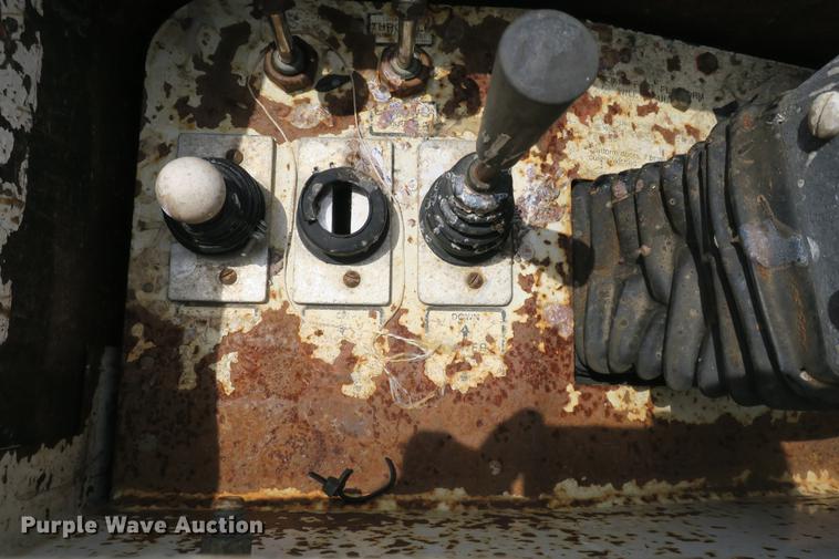 image for item DE3786 2001 Ford F450 Super Duty bucket truck