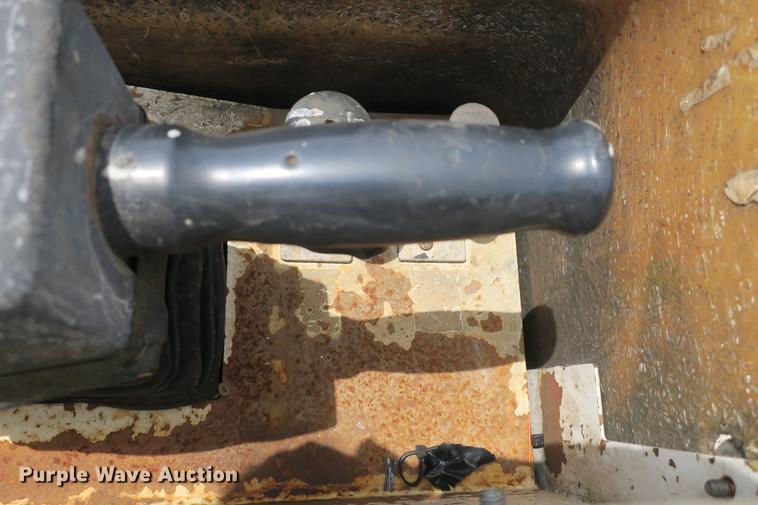 image for item DE3786 2001 Ford F450 Super Duty bucket truck