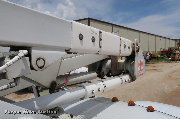 image for item DE3786 2001 Ford F450 Super Duty bucket truck