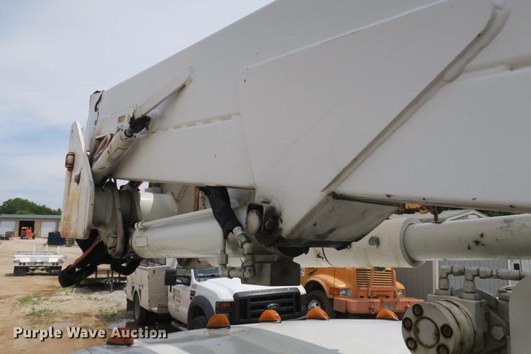 image for item DE3786 2001 Ford F450 Super Duty bucket truck