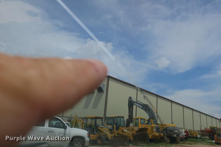 image for item DE3786 2001 Ford F450 Super Duty bucket truck