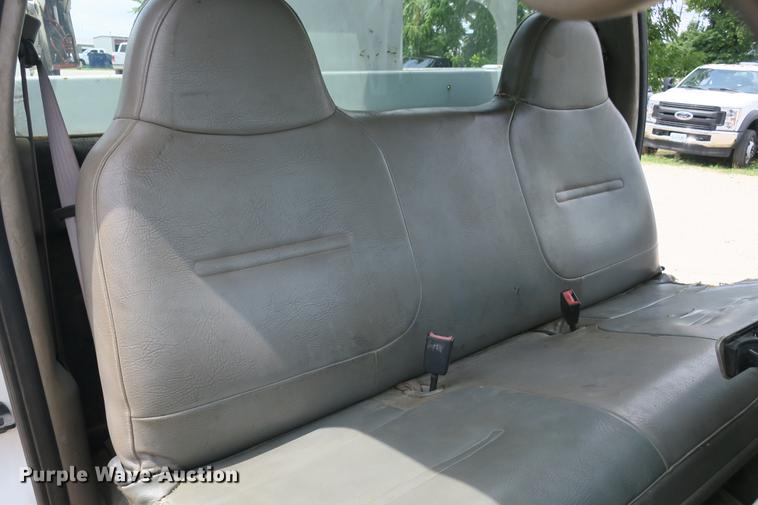 image for item DE3786 2001 Ford F450 Super Duty bucket truck