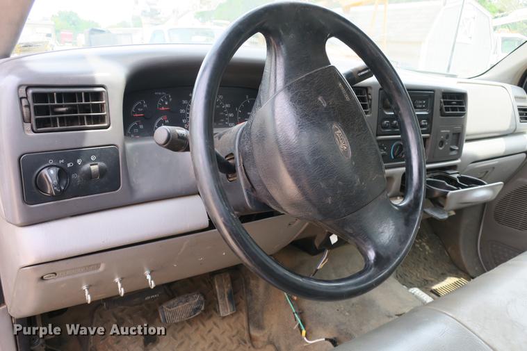 image for item DE3786 2001 Ford F450 Super Duty bucket truck