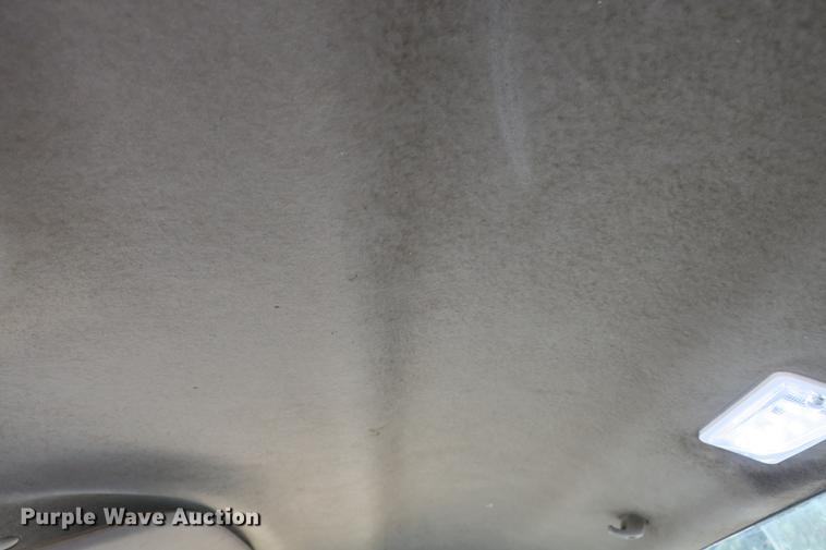 image for item DE3786 2001 Ford F450 Super Duty bucket truck