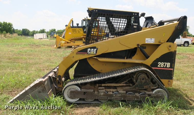 image for item DE3789 2005 Caterpillar 287B skid steer