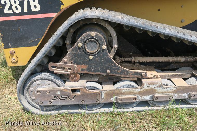 image for item DE3789 2005 Caterpillar 287B skid steer