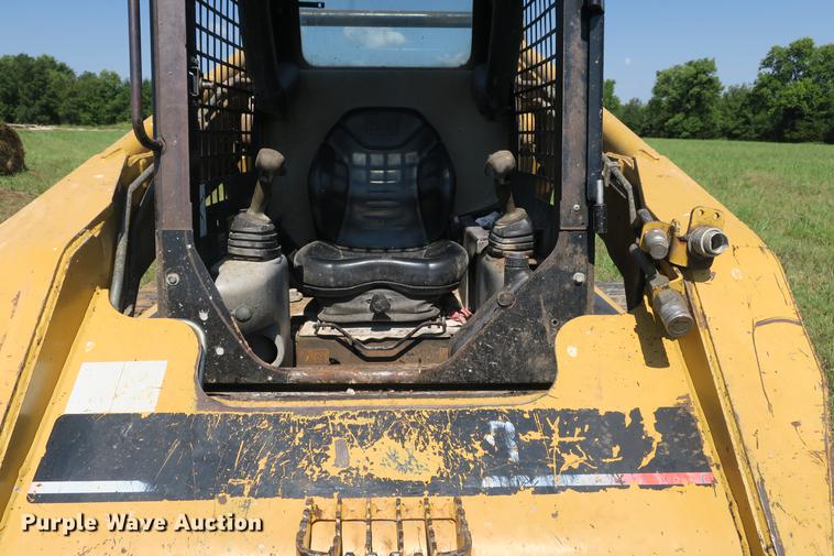 image for item DE3789 2005 Caterpillar 287B skid steer