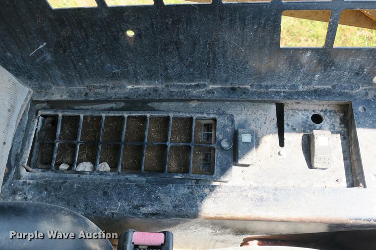 image for item DE3789 2005 Caterpillar 287B skid steer