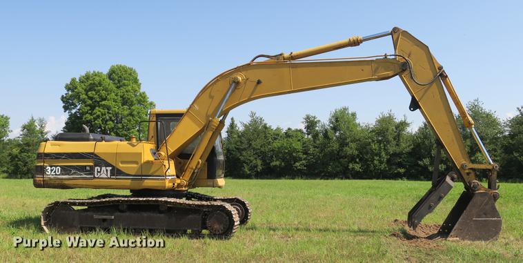 image for item DE3790 1996 Caterpillar 320 excavator