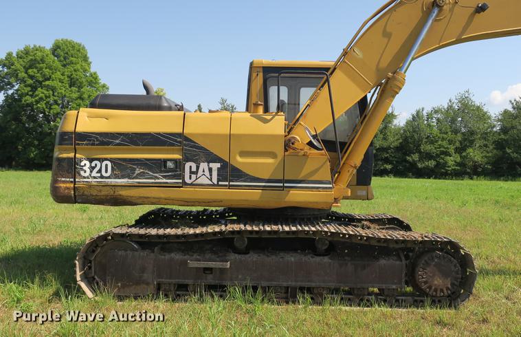 image for item DE3790 1996 Caterpillar 320 excavator