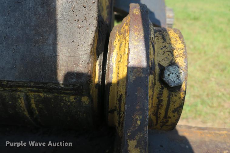 image for item DE3790 1996 Caterpillar 320 excavator