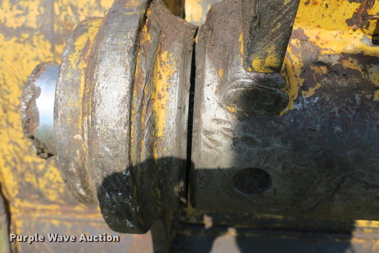 image for item DE3790 1996 Caterpillar 320 excavator