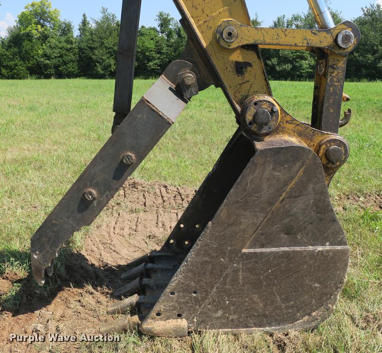 image for item DE3790 1996 Caterpillar 320 excavator