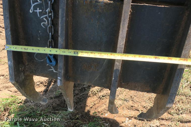 image for item DE3790 1996 Caterpillar 320 excavator