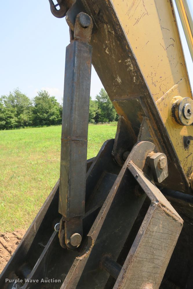 image for item DE3790 1996 Caterpillar 320 excavator