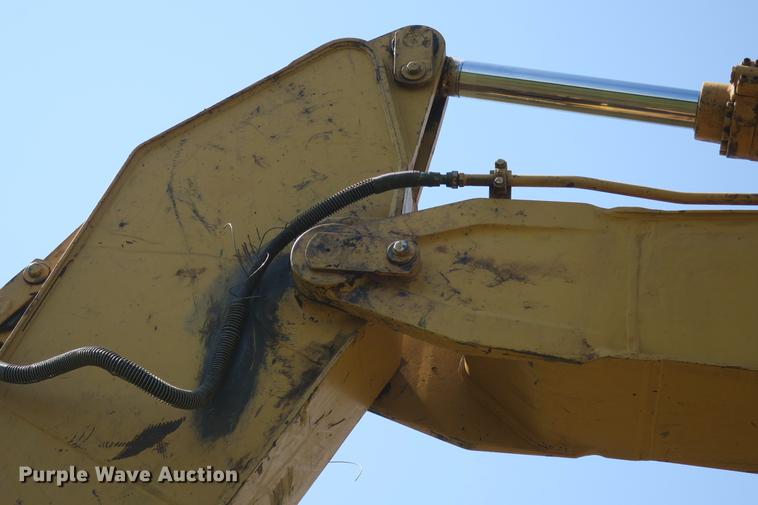 image for item DE3790 1996 Caterpillar 320 excavator