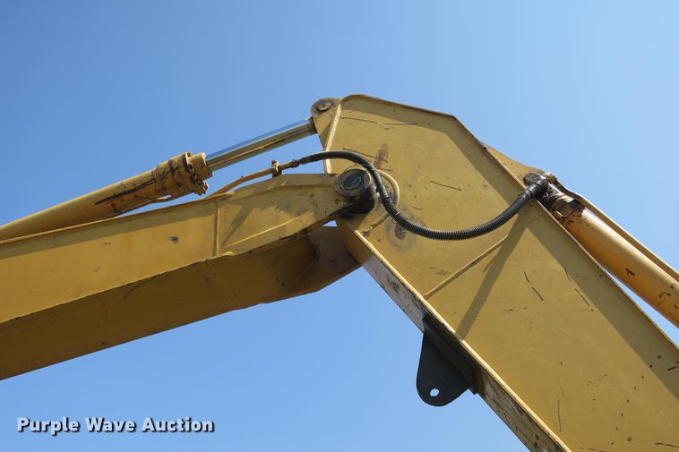 image for item DE3790 1996 Caterpillar 320 excavator