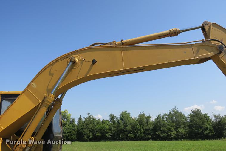 image for item DE3790 1996 Caterpillar 320 excavator